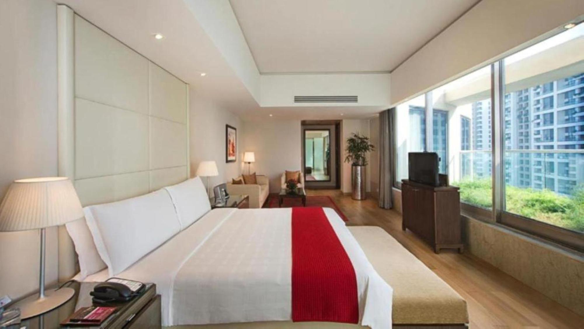 Hotel Seven Inn Near Delhi Airport Нью-Дели Экстерьер фото